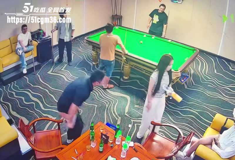 台球厅脱裤露出视频曝光 2 拷贝