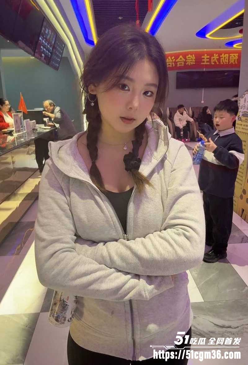 百万微胖女网红白桃乌龙茶下海视频流出5拷贝
