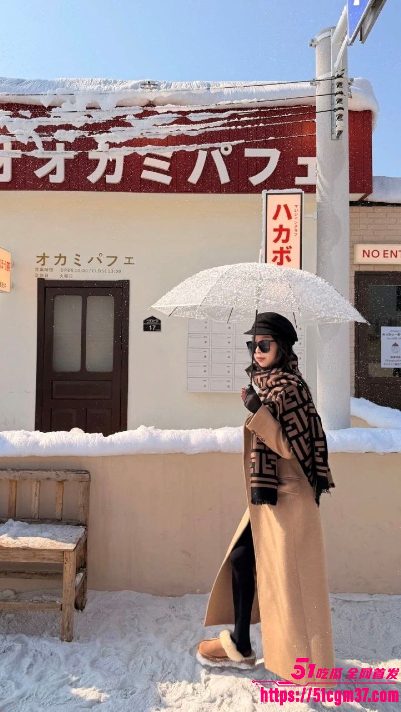 抖音网红天然呆莉莉岛厕所被偷拍 5