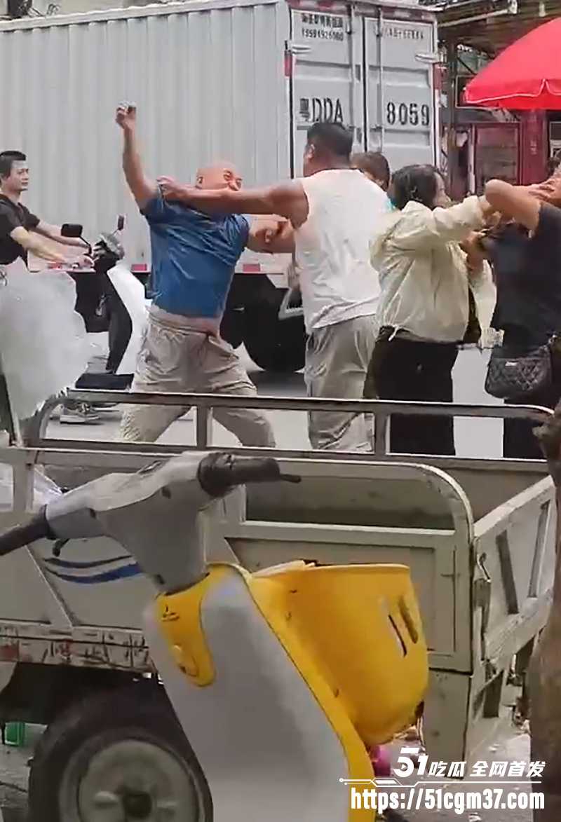 广东汕头卖红薯小商贩杀人 4 拷贝