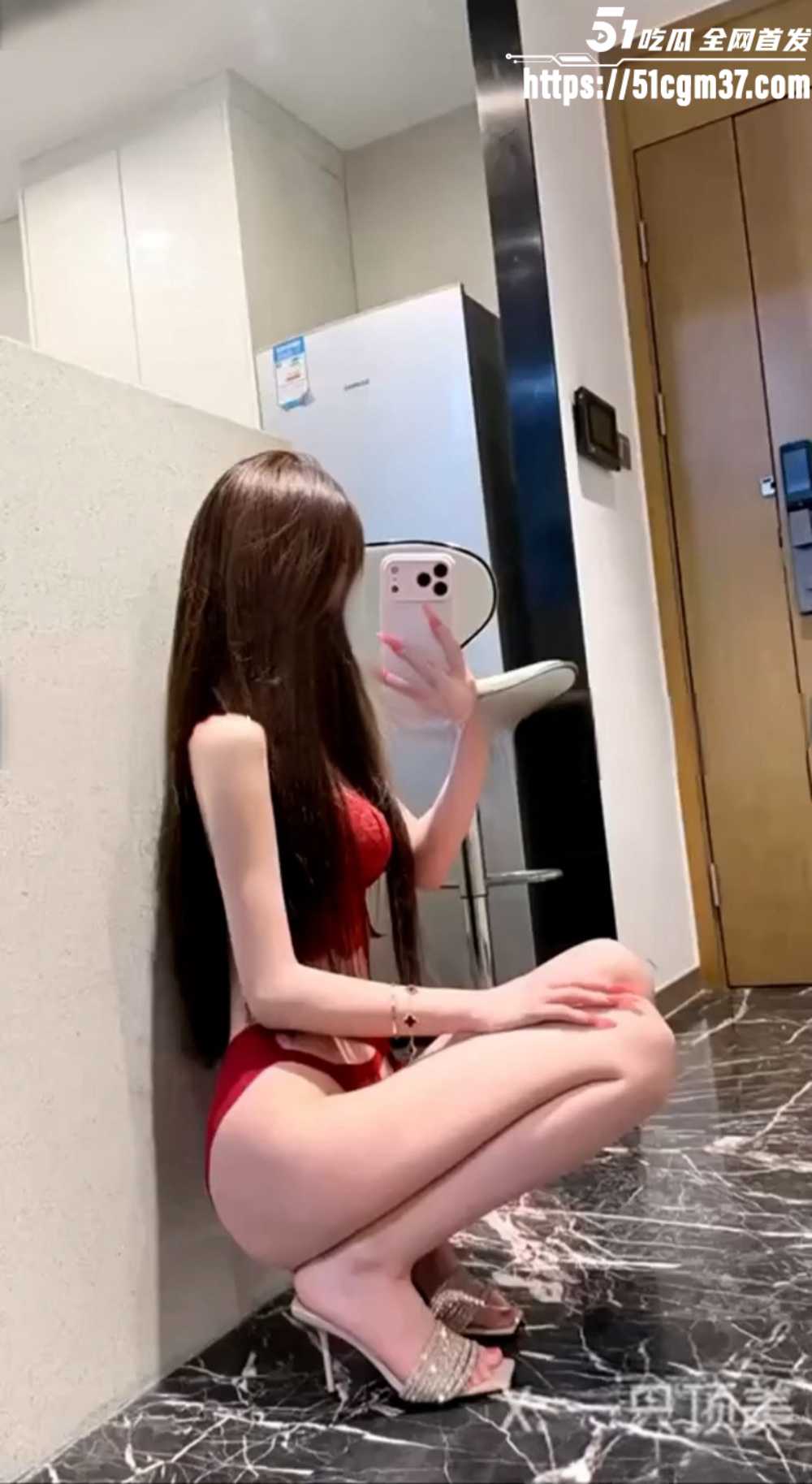 极品御姐 一只顶美 镜头前与金主激情性爱 尤物骚躯被疯狂打桩 这身材可了不得！