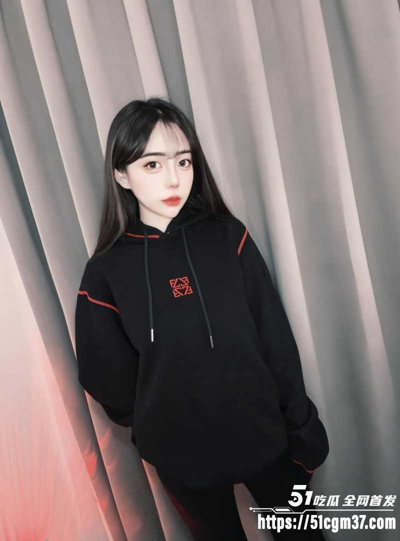 高颜巨乳嫩妹jie.e2 4
