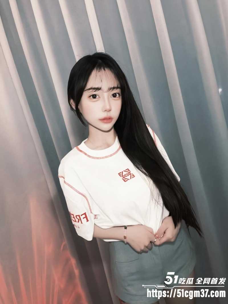 高颜巨乳嫩妹jie.e2 5