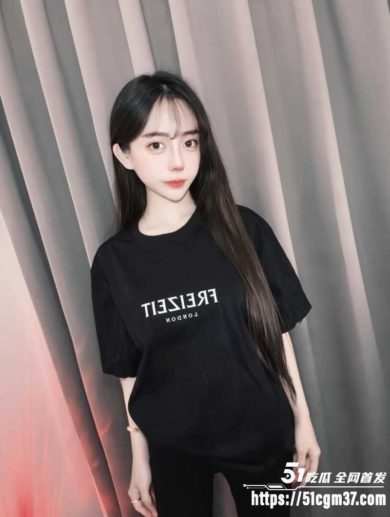 高颜巨乳嫩妹jie.e2 6