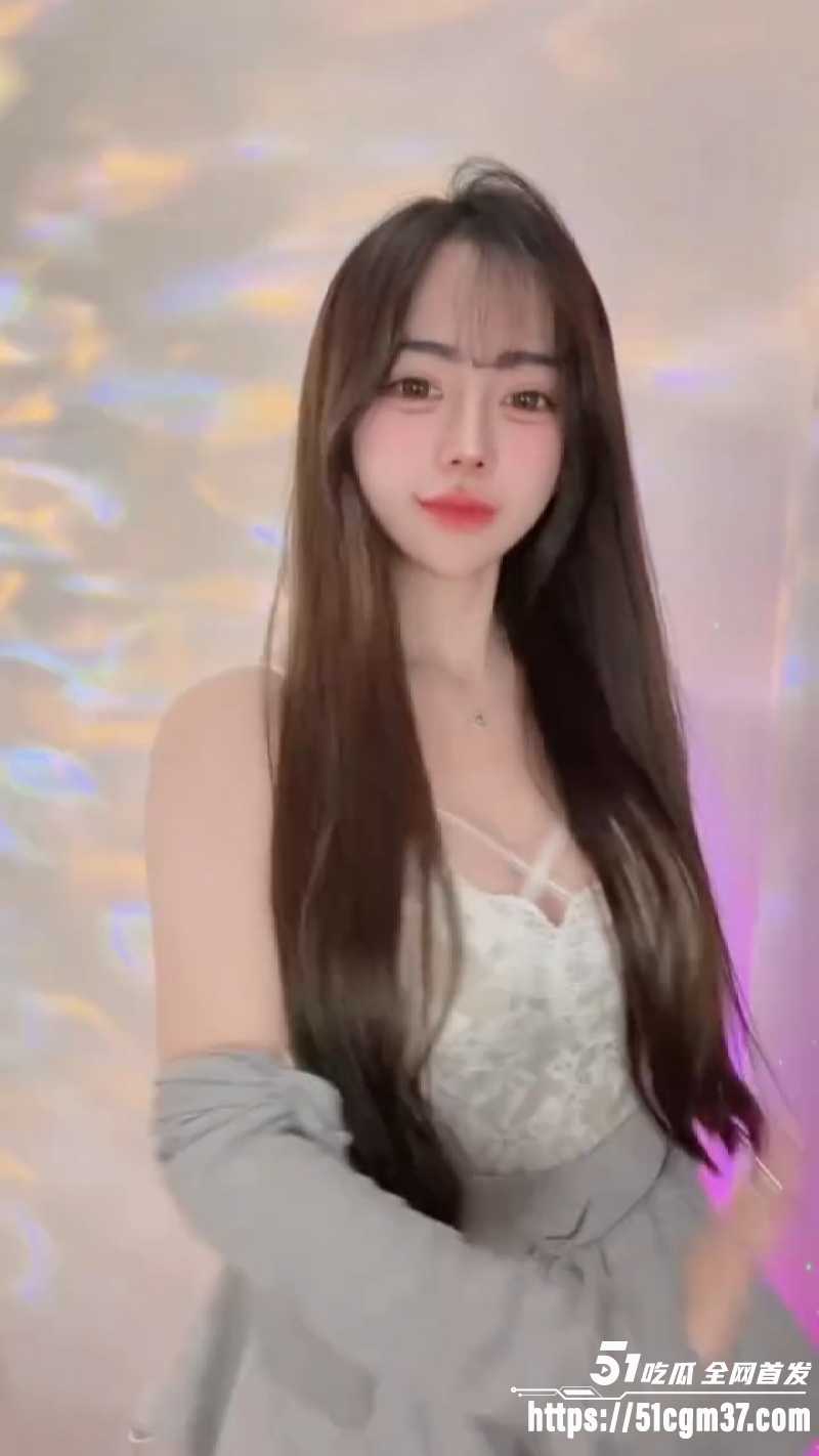高颜巨乳嫩妹jie.e2 9