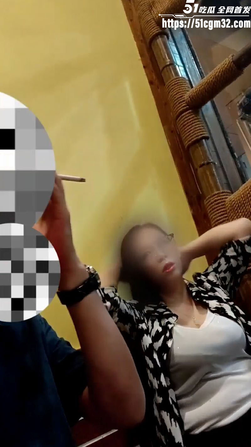 51原创泡良专家虎叔 儿子数学老师吵架后被成功拿下 餐厅到酒店醉后狂操骚穴