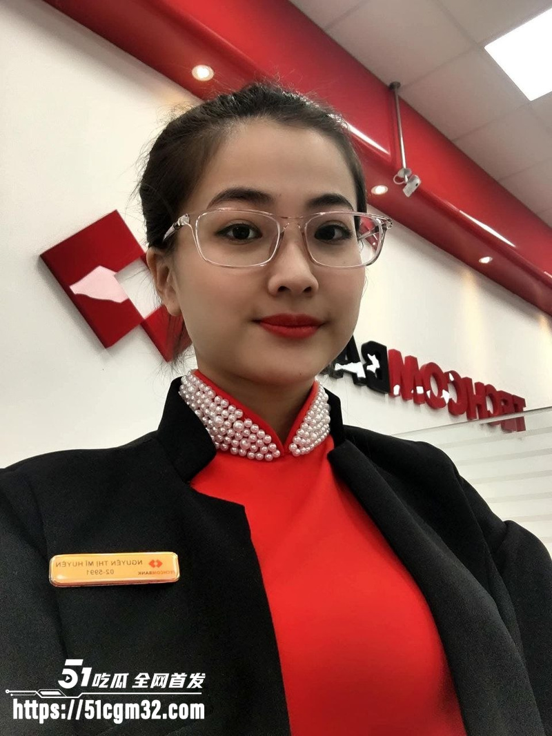 越南技商银行 女职员 被副行长潜规则  2