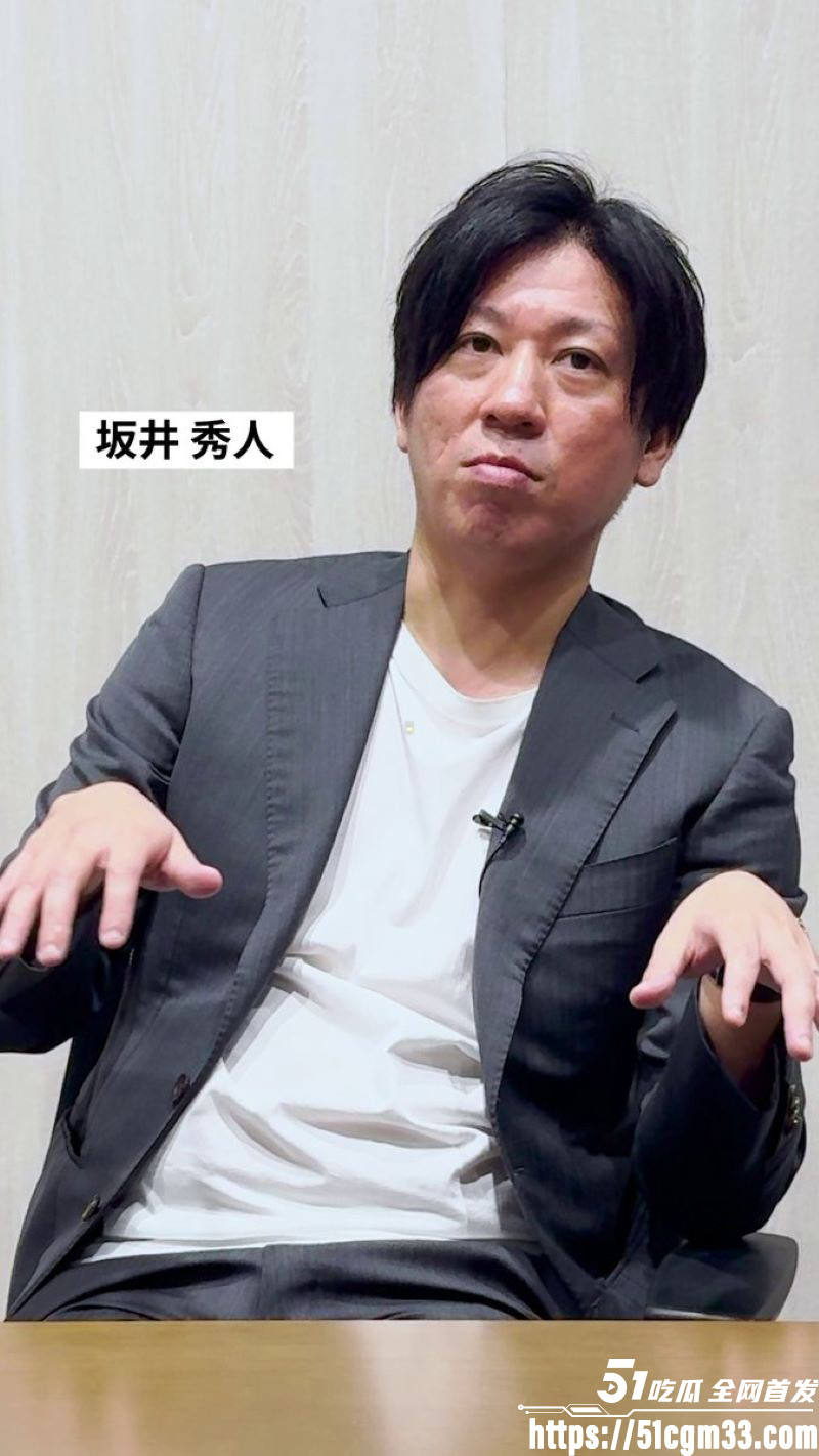 日本富豪坂井秀人裸体香槟塔丑闻 4