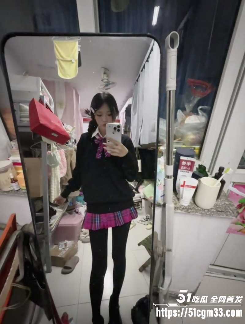 河南双马尾萝莉性爱私拍 身着JK制服主动骑乘 巨乳摇晃嗲声浪叫求饶！