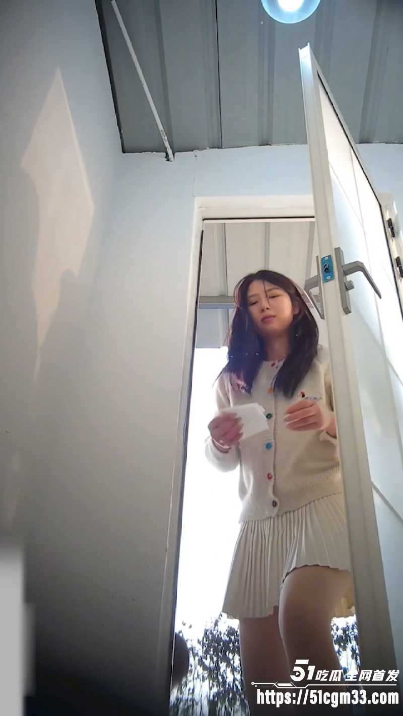 精品厕拍合集 偷拍御姐少妇撅屁股放尿 肥臀骚穴诱人犯罪 满足极限偷窥欲！
