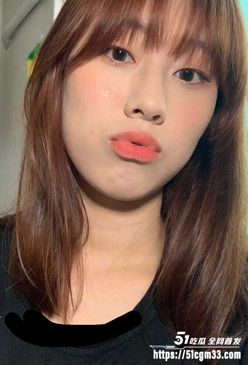 高挑少女 谢可君 1V1裸聊自慰 指奸肥鲍淫水四溢 高潮颤栗浪叫骚绝