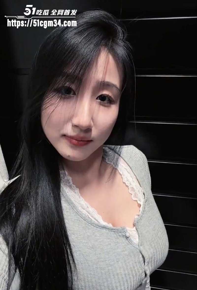 抖音巨乳少妇晚不睡何伟霞裸聊视频曝光4拷贝