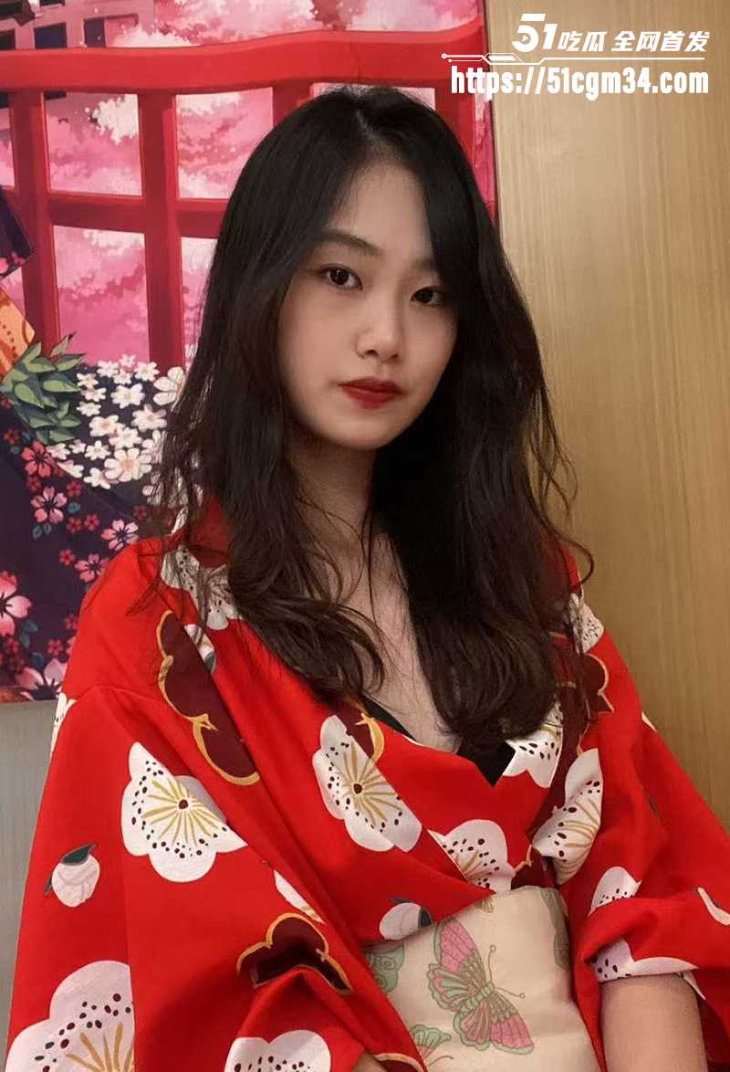江苏高冷眼镜御郑美琪露脸性爱自拍 4 拷贝