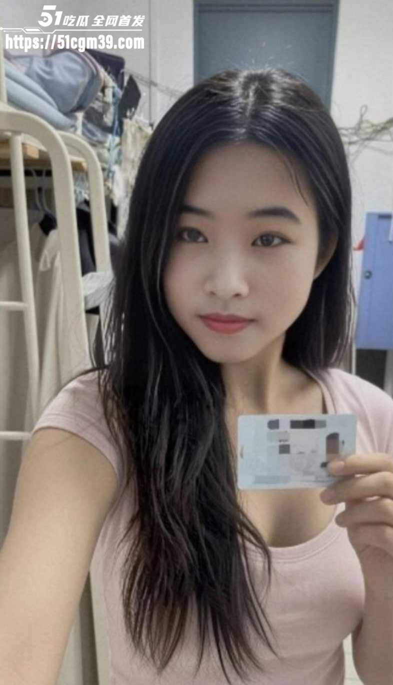 广东大四学生妹 杨玉玲 裸贷逾期 自慰视频被发布全网 蜜穴粉嫩奶子超大！
