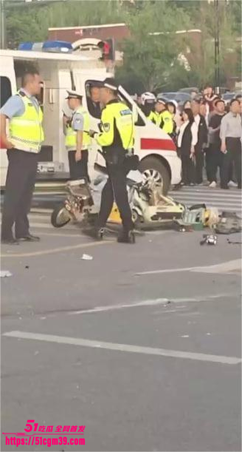 西安青龙寺地铁站车祸事件 7