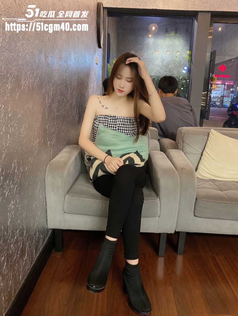 精品女大学生 郑梦瑶 性爱视频 跪地口交被颜射满面 骑乘榨精大奶狂晃!