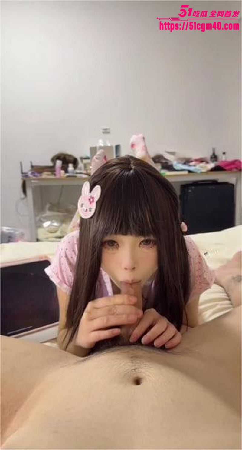 双马尾萝莉 小鸢宝宝 定制福利 白丝辣妹口足并用侍奉肉棒 后入骑乘浪叫不停