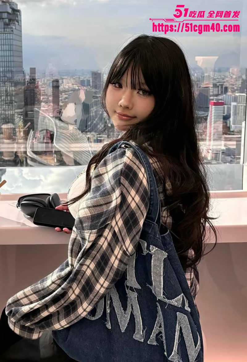 华夏理工F杯学妹吴思宁偷当福利姬捞金视频流出6拷贝