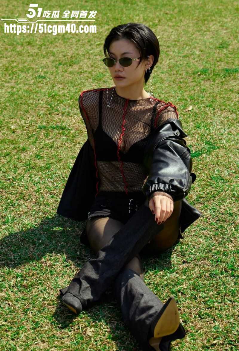 高颜值巨乳博主 oli 诱惑私拍合集  7