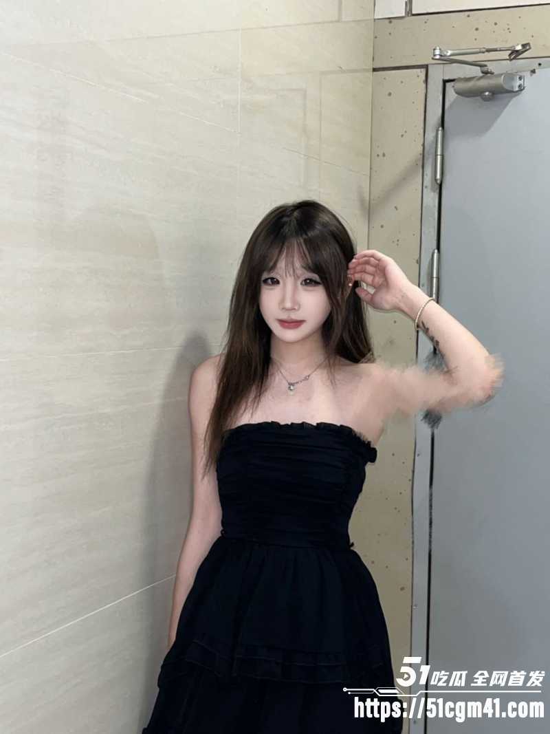 浙江眼镜女大 胡慧 性爱视频 黑色美腿被爆裂抽插 美足上下套弄骚浪爆棚！
