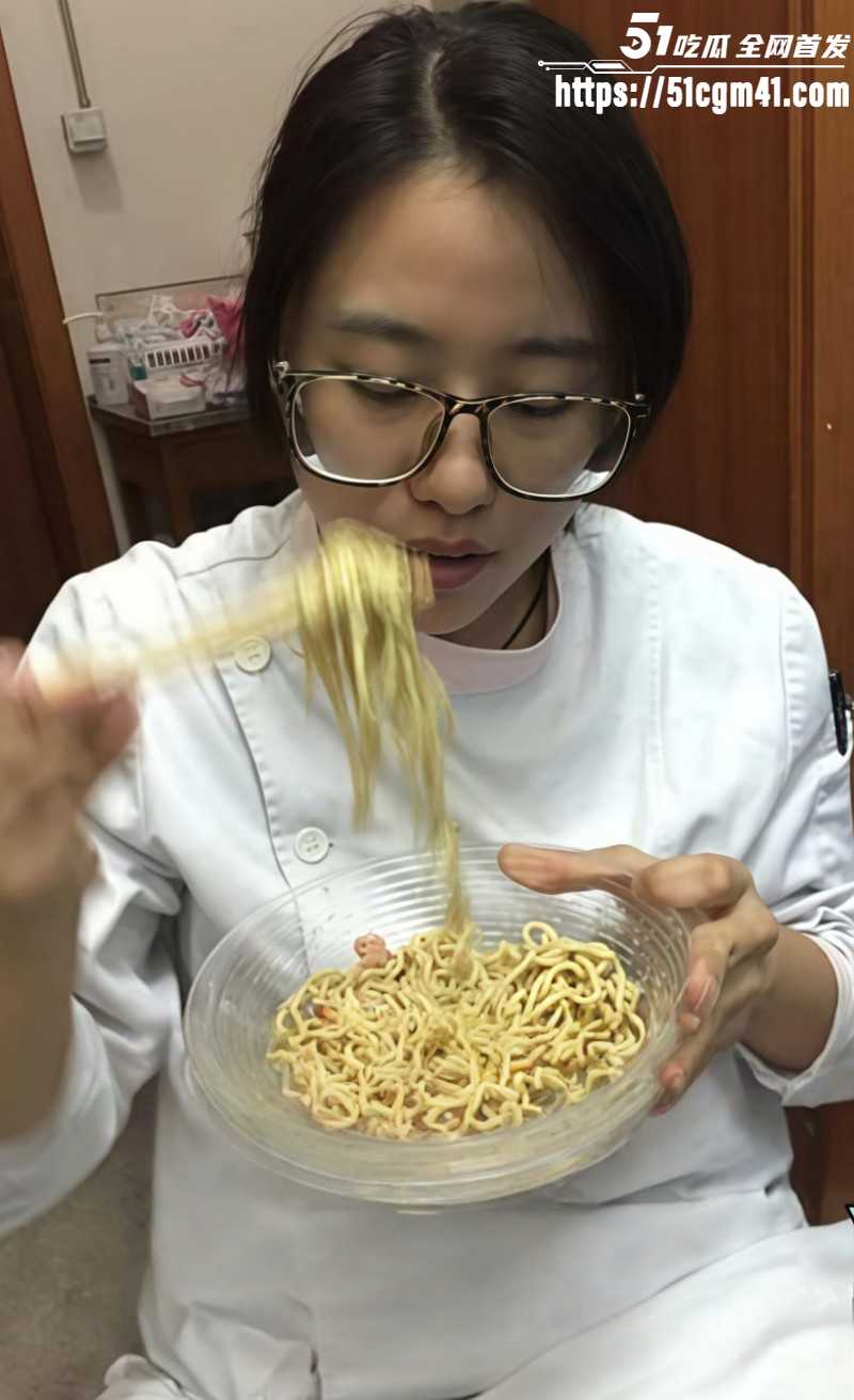 沈阳第一护士长办公室偷情曝光 被主任猛操浪叫爸爸高潮连连