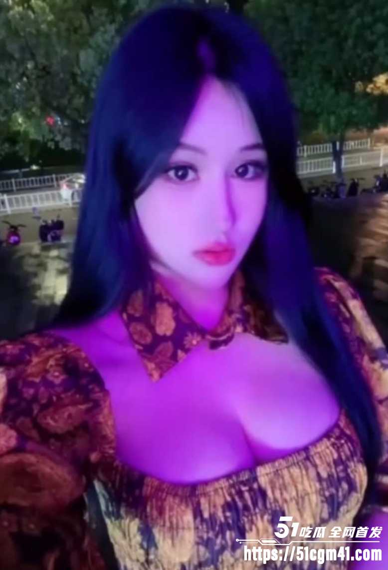 横店十八线演员大蜜蜜大尺度啪啪喷水视频流出3拷贝
