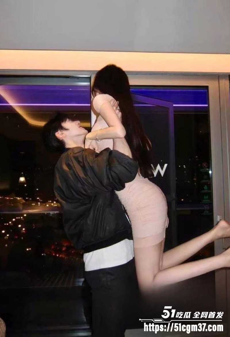 北服男模张祺扬自曝约炮女粉丝开房记录4拷贝