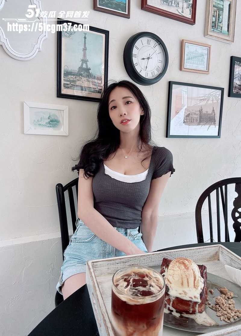 vlog网美 欣欣 早期性爱视频泄密 4