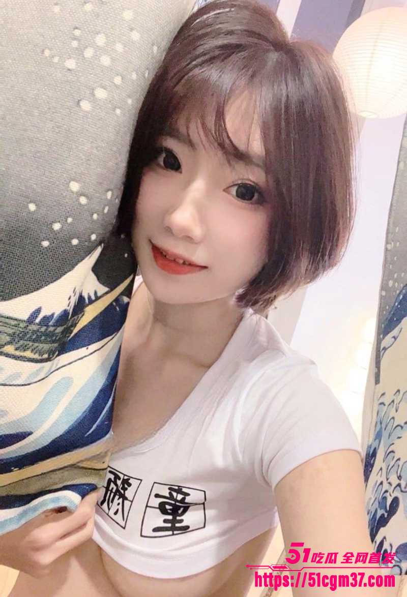 B站网红花生牛轧糖反差三点式制服多套写真合集9拷贝