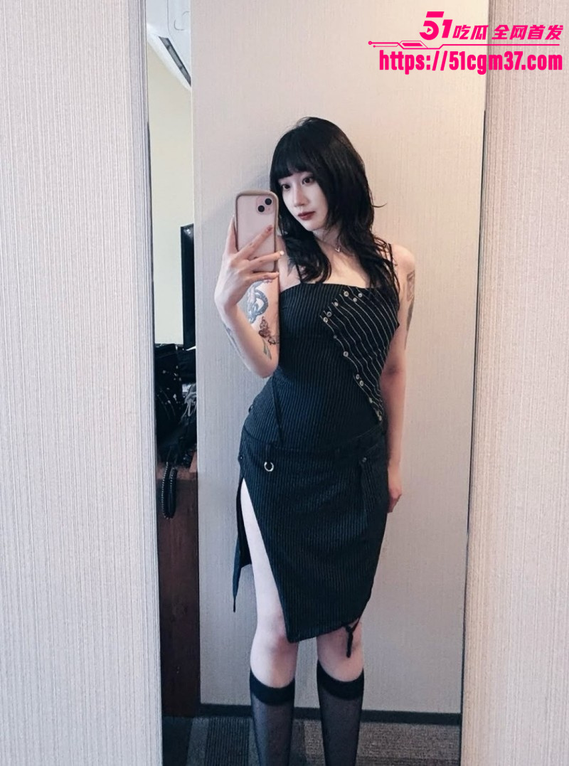 纹身小网美 rouu 性爱自拍 2