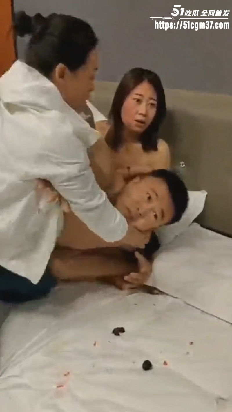 黑龙江大庆出轨抓奸现场  2