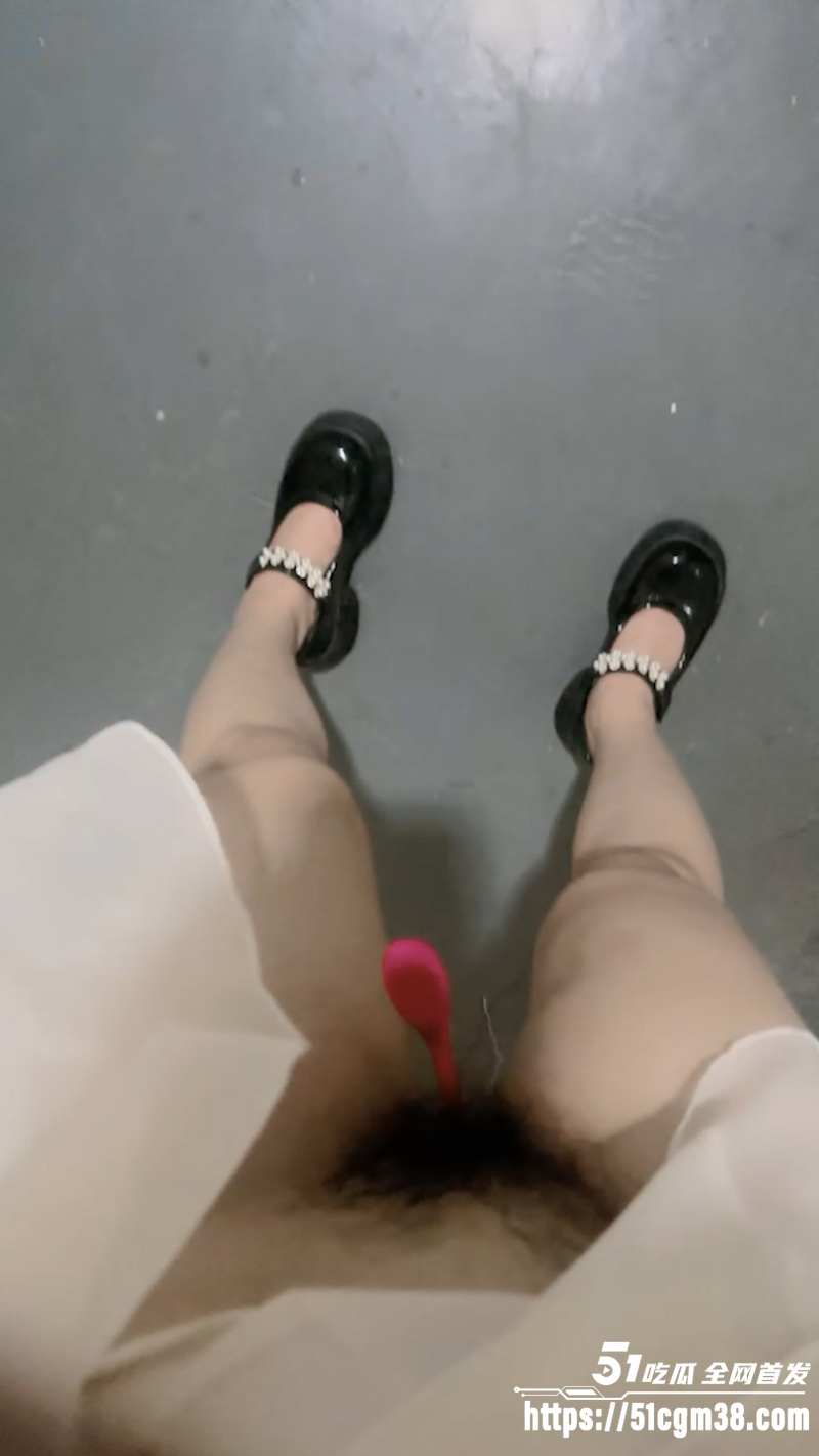 户外女主播 真空上阵逛商场 3