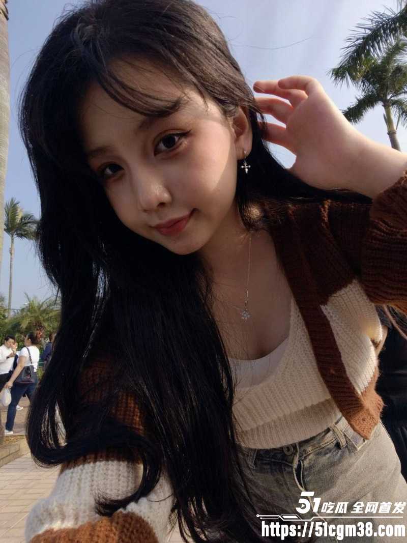 独家曝光 20岁超美女神 被前任曝光 露脸口交做爱反差爆棚 被操的痛一直喊慢点