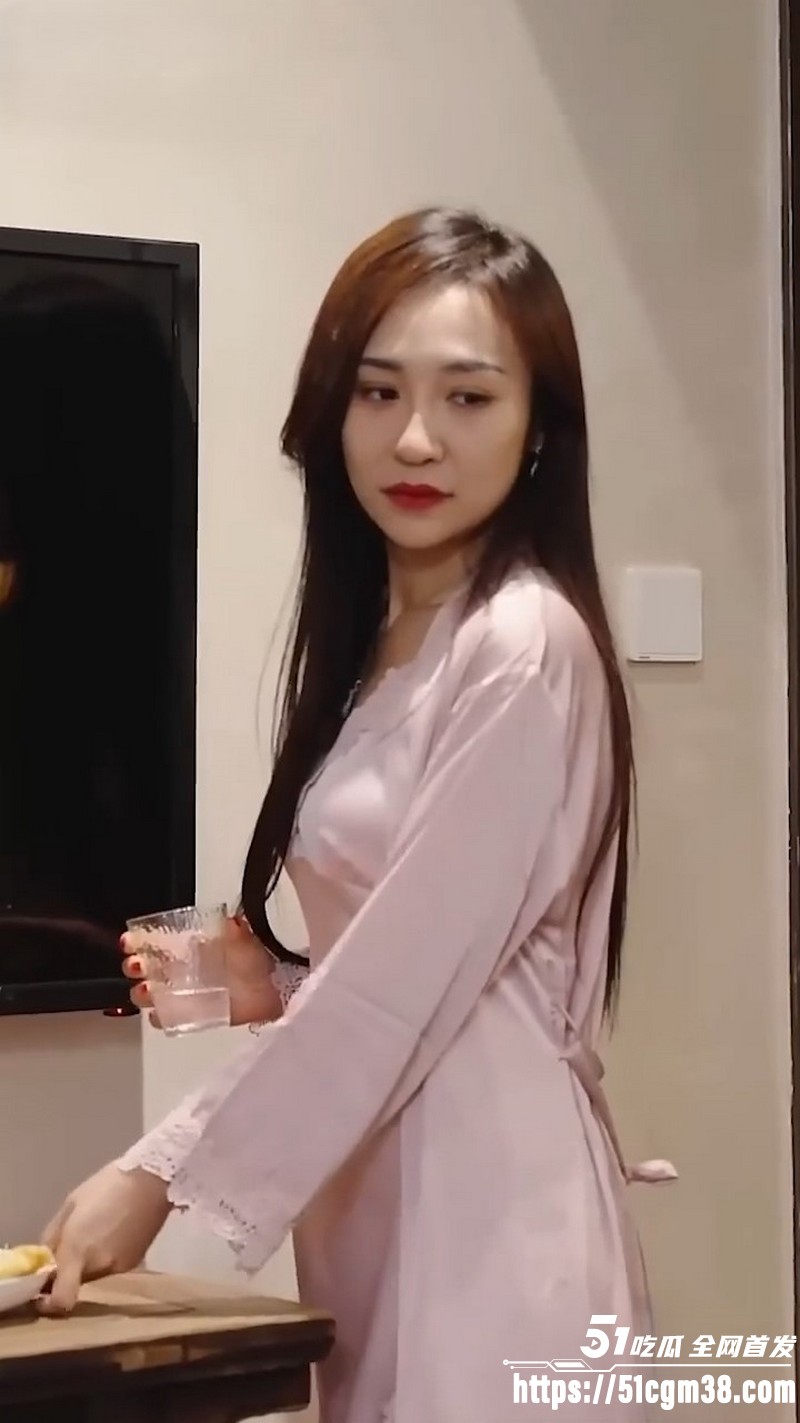 擦边短剧女老板的淫威全集 5