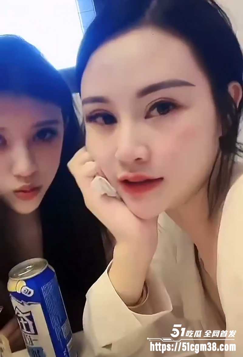 网红主播闪现露点直播走光合集 2 拷贝