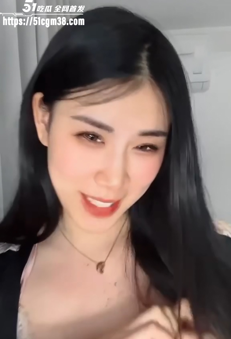网红主播闪现露点直播走光合集 5 拷贝