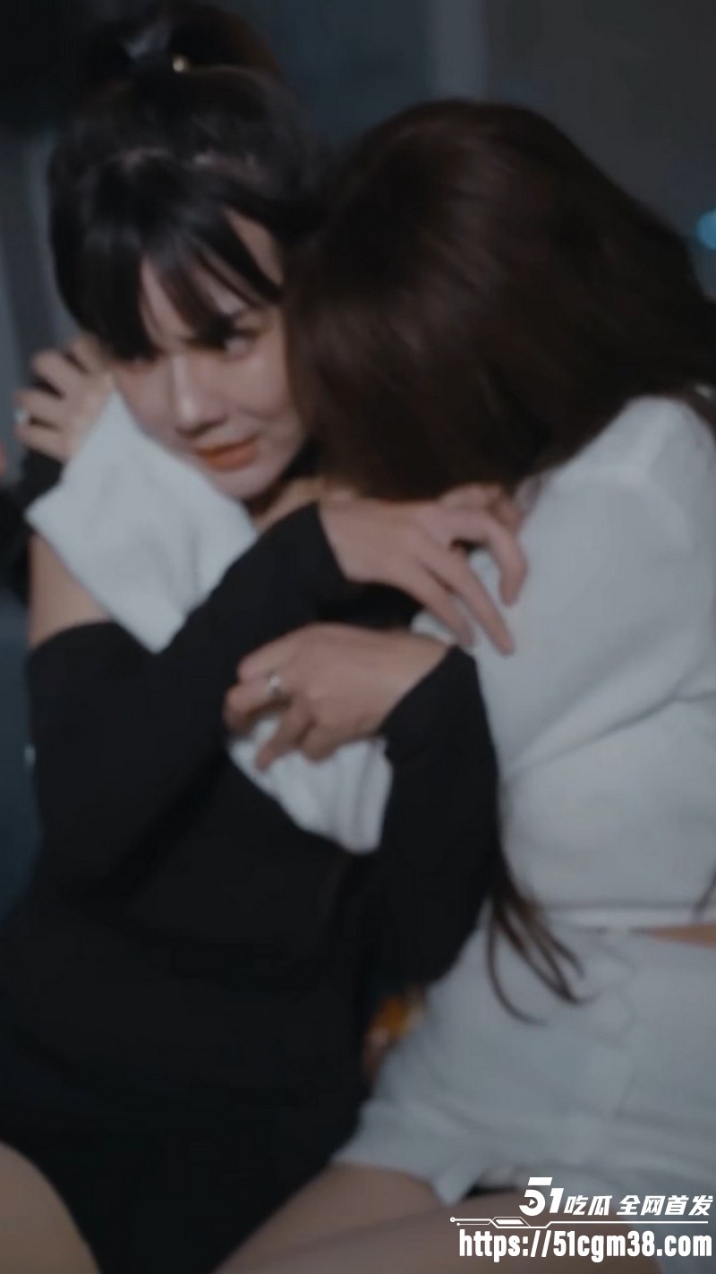 擦边短剧我的三个绝美女房客全集 7