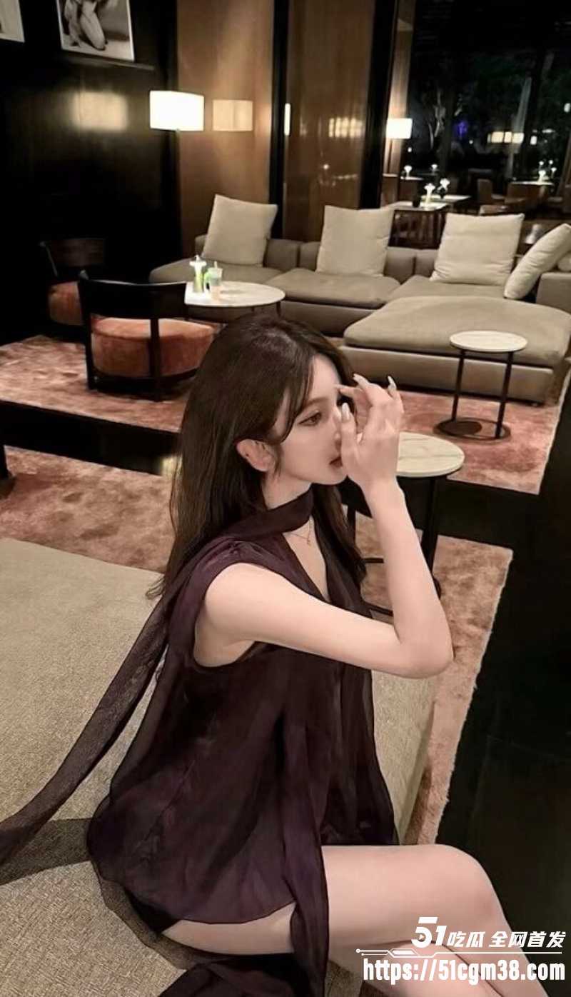 高颜值女神 化身黑丝舞女郎 酒店约炮后入猛操花心 黑丝美腿狂颤娇喘连连！