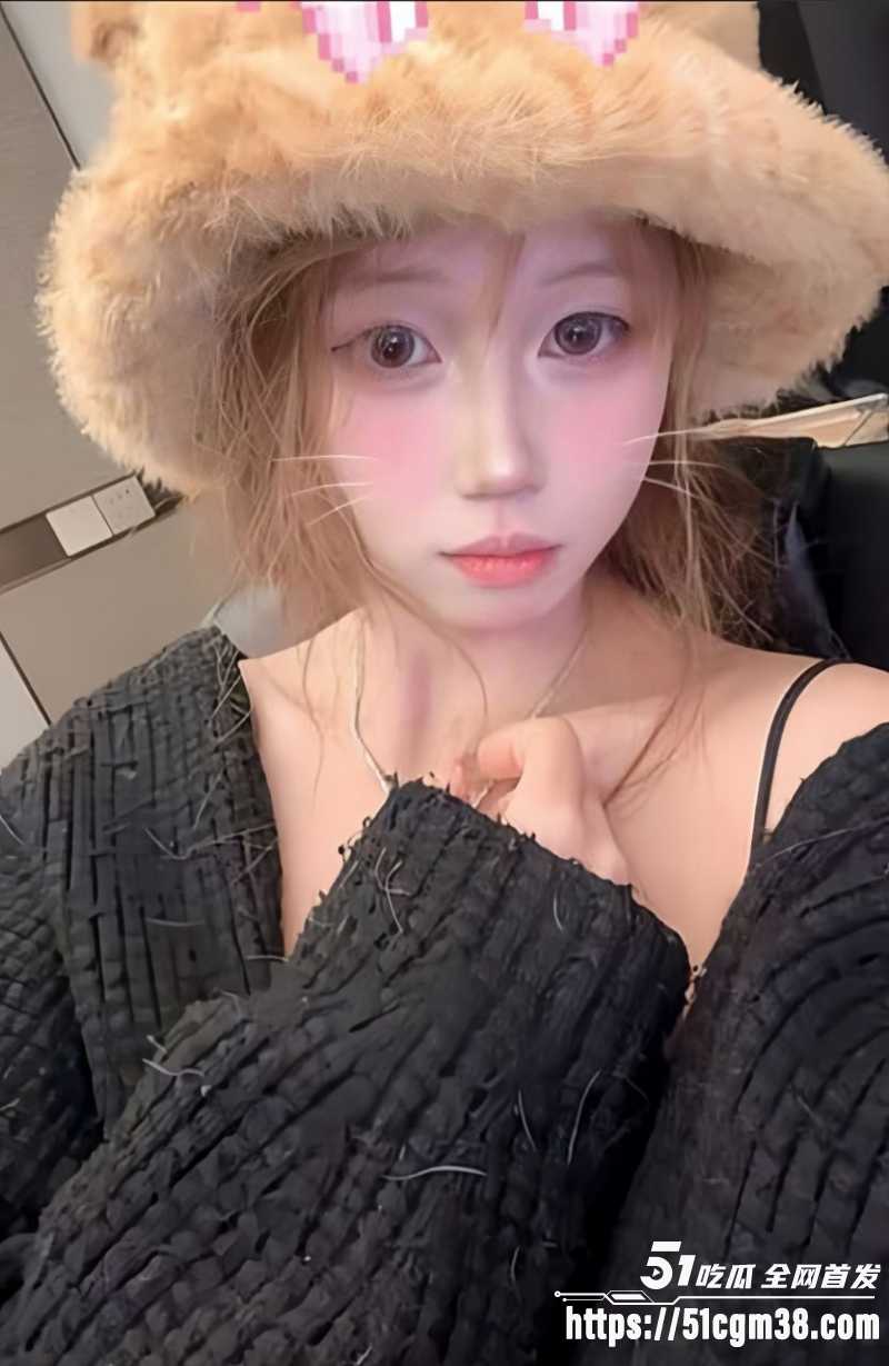 禽兽父亲乱伦上大学亲女儿 农村炸裂内射乱伦故事 女儿惨遭亲爸连夜侵犯
