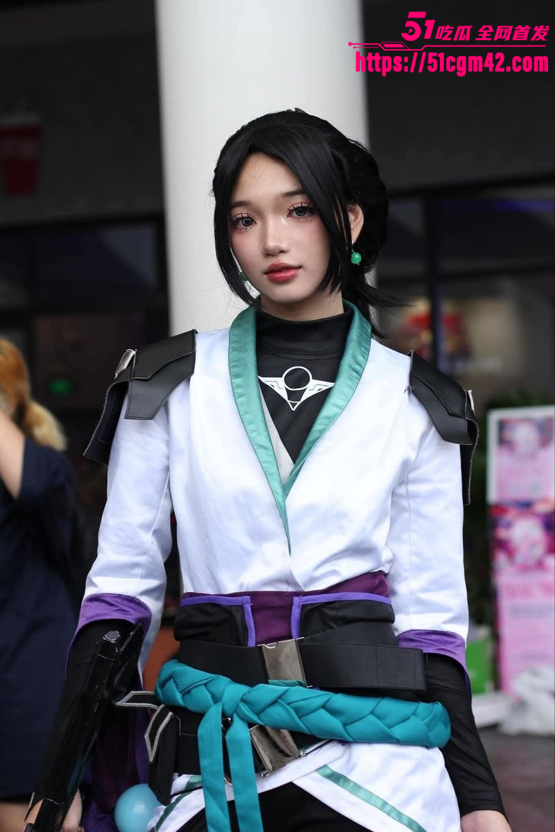 越南07年嫩妹 早期从事角色扮演工作 兼职卖逼 清纯脸蛋淫乱全网太刺激！