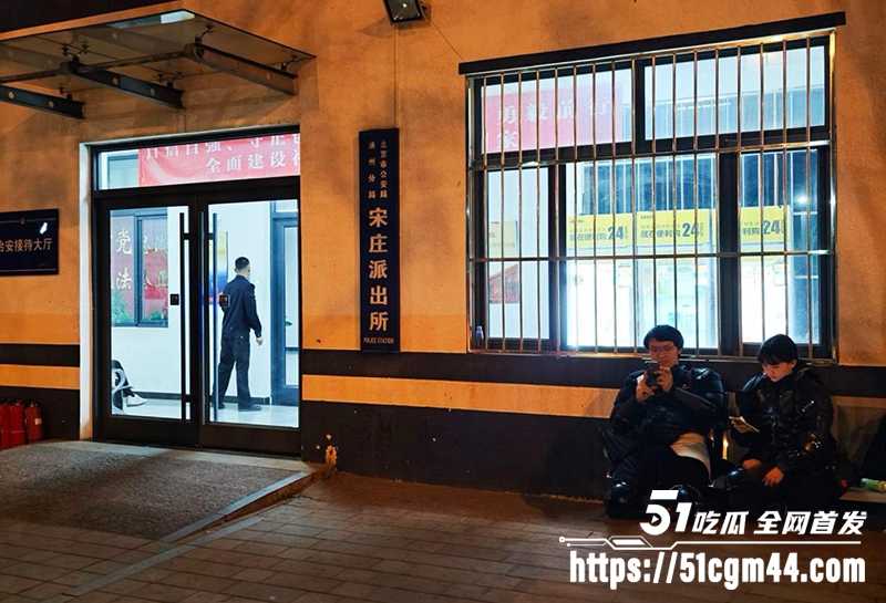 北师大才女素伶因恋爱被父母绑架囚禁9拷贝