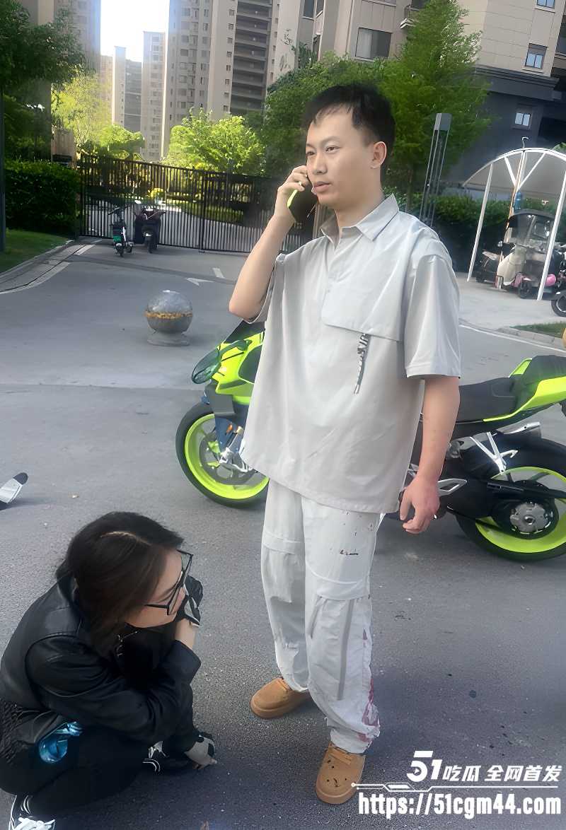 江苏男子当街怒砍淫妻奸夫 4