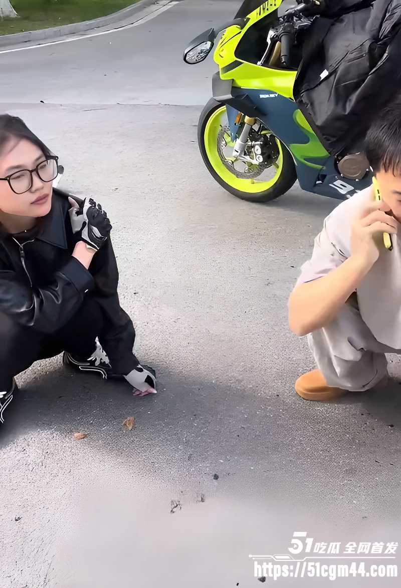江苏男子当街怒砍淫妻奸夫 7