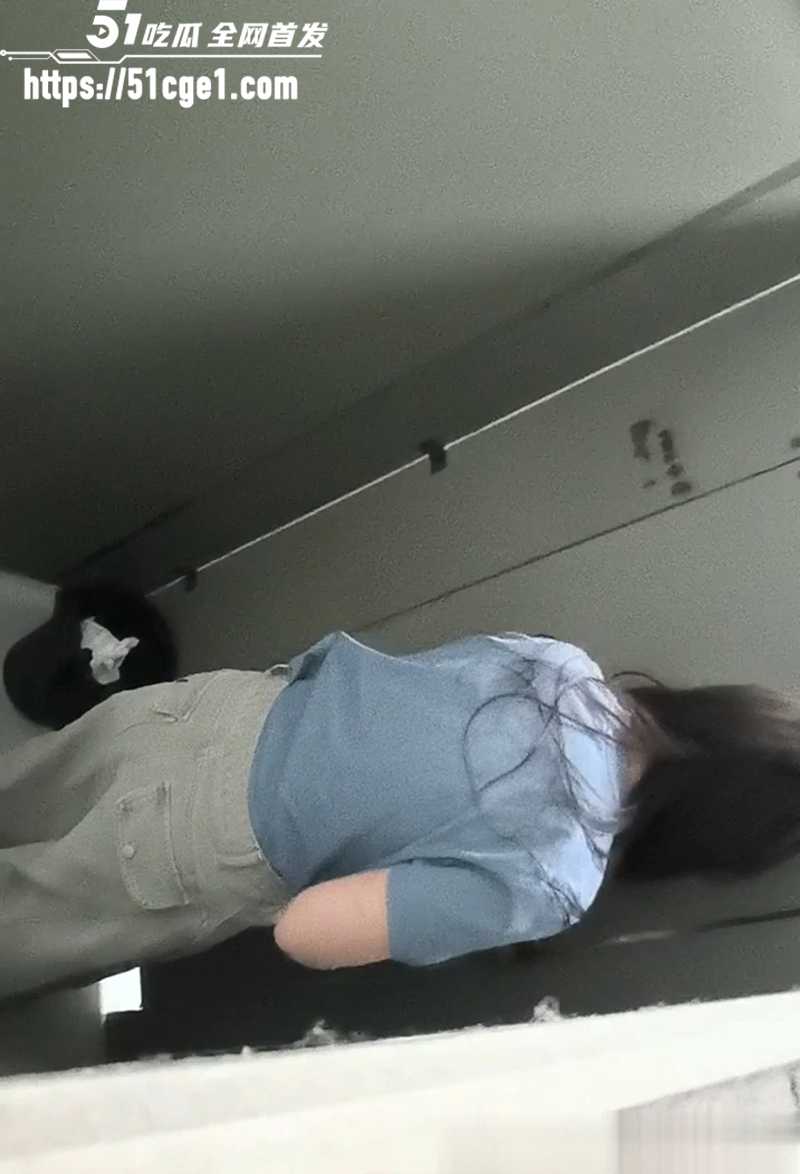 河北地质大学女厕偷拍被抓视频流出 9 拷贝