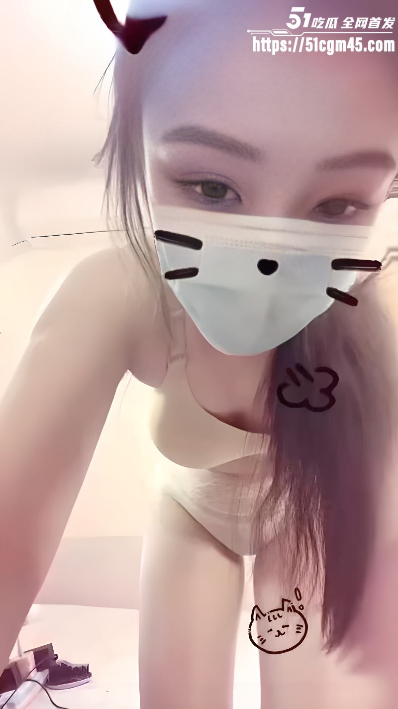 抖音擦边女神歪梨3