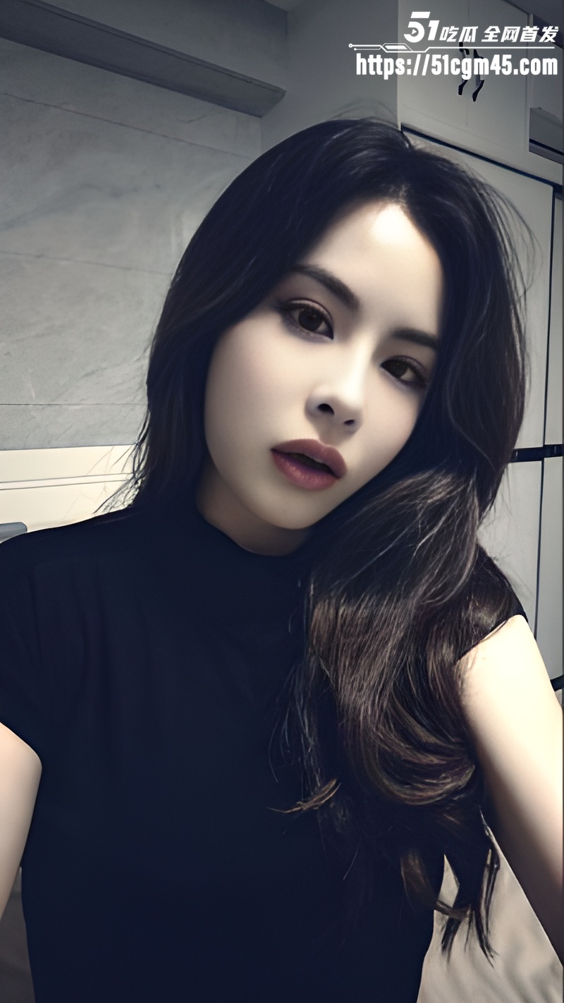 广东少妇 严月 与金主约炮被老公曝光 高贵金姐秒变下贱荡妇 绝美翘臀被打桩爆操！