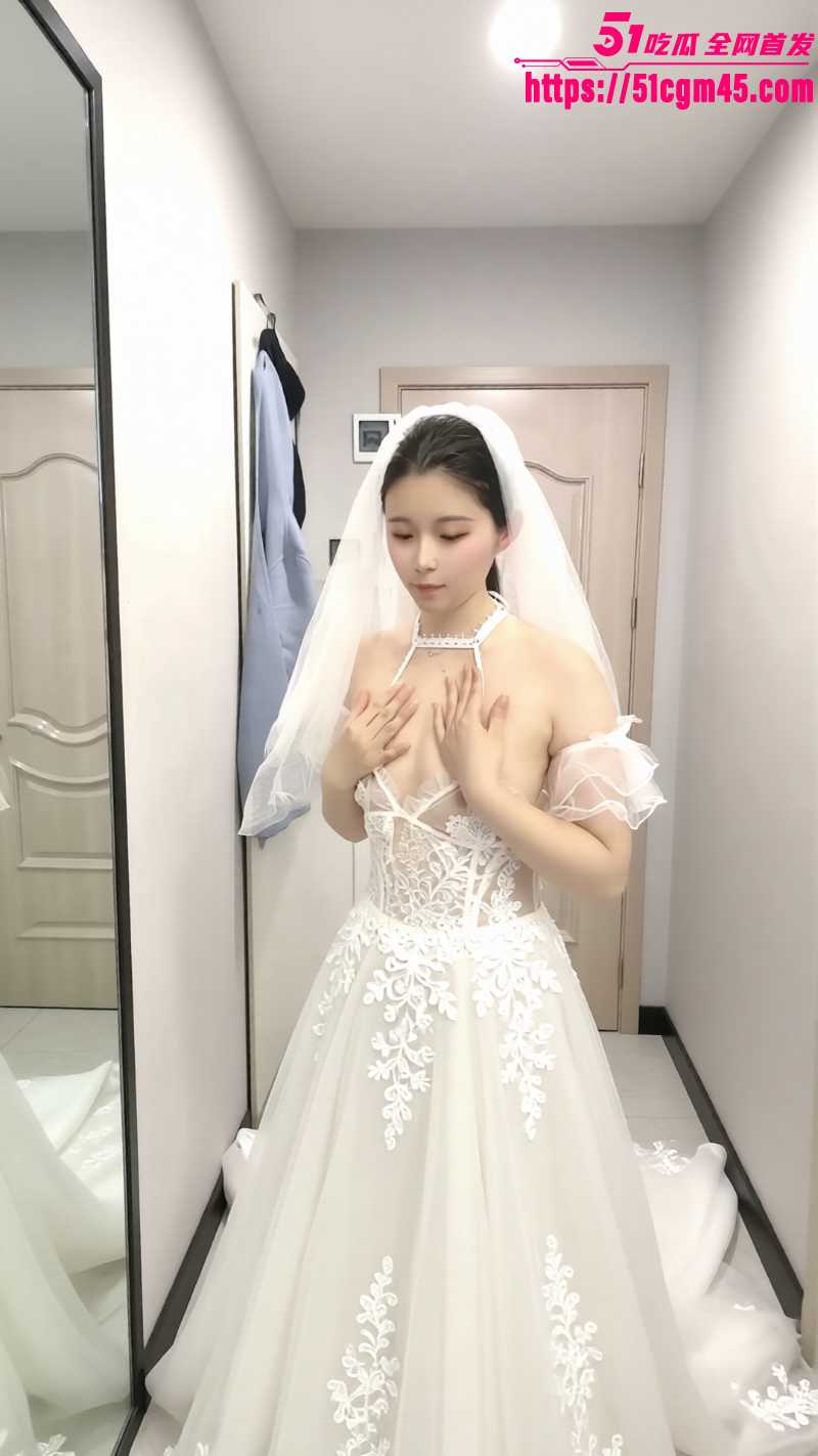 B站深夜访谈爆大瓜！女方被扒出曾是糖心女优 2