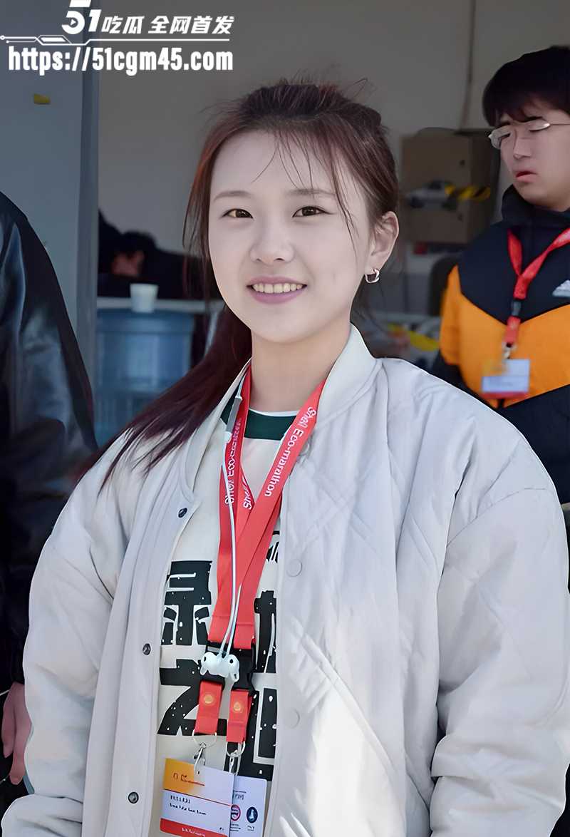 北京交大学霸 孔令妍 为保研名额给学长当淫犬 爆出滴蜡后入不雅视频