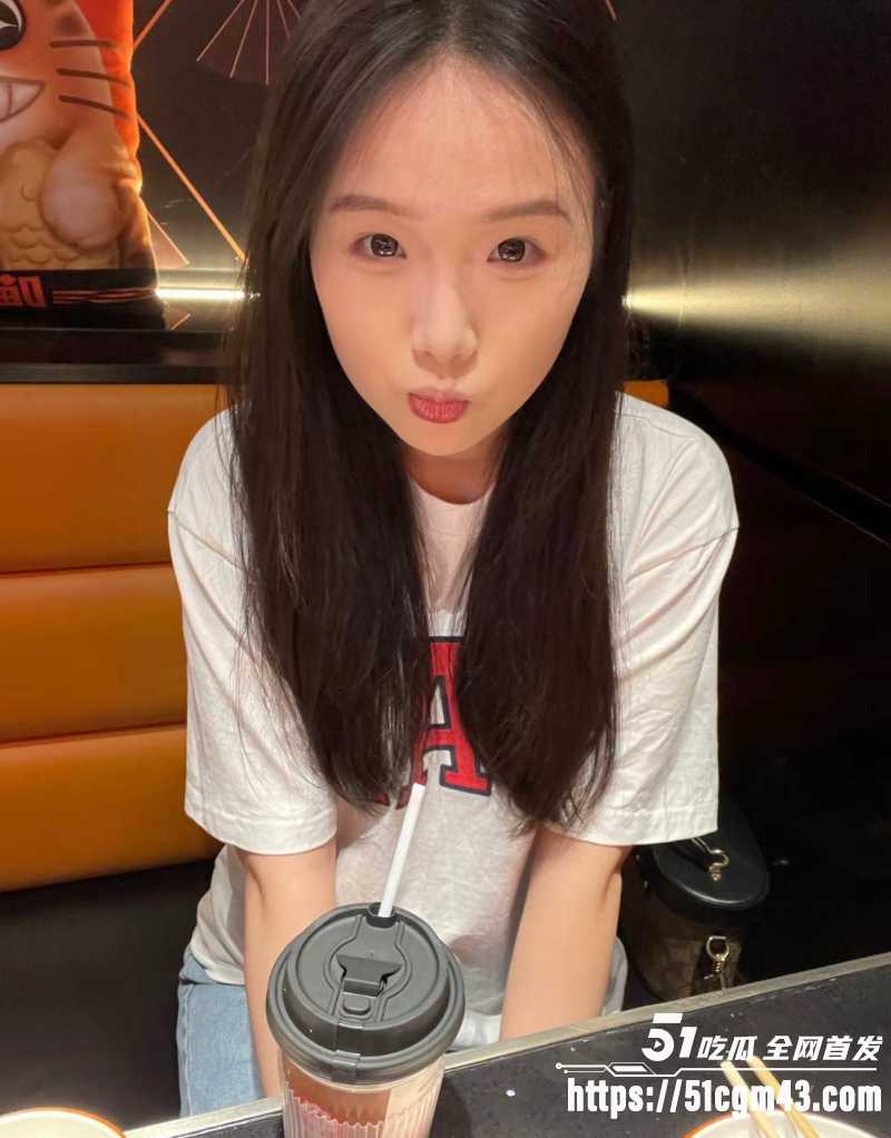 深圳大二女体育生 激战大一弱精男 验精后直接求无套内射 骚气爆表！