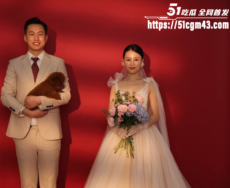 原配当场抓奸丈夫出轨 小三公开承认身份 秒签离婚协议 抛弃妻子恶心至极！